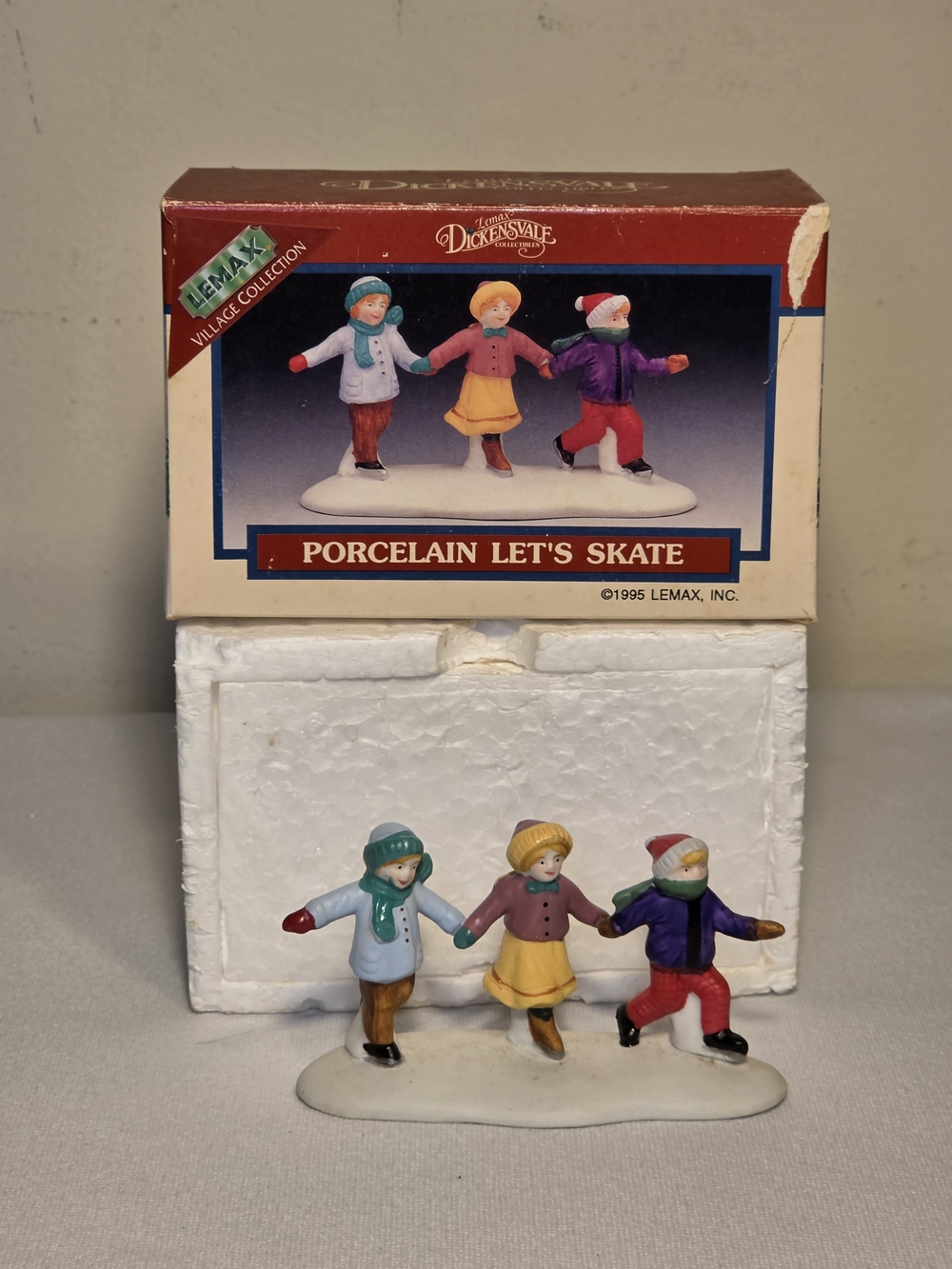 intage 1995 Lemax Dickensvale "Porcelain Let's Skate" Figurine Set IOB